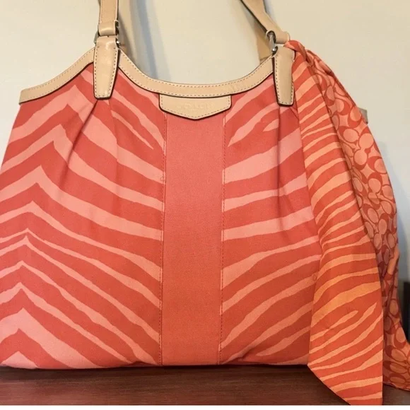 COACH Signature Devin Zebra Print Orange Coral Tote F24022 & Wallet/coin/scarf! - Picture 16 of 16
